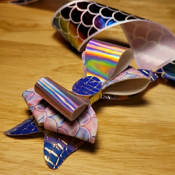 Mermaid scale hair bow - Picture 3 of 6
